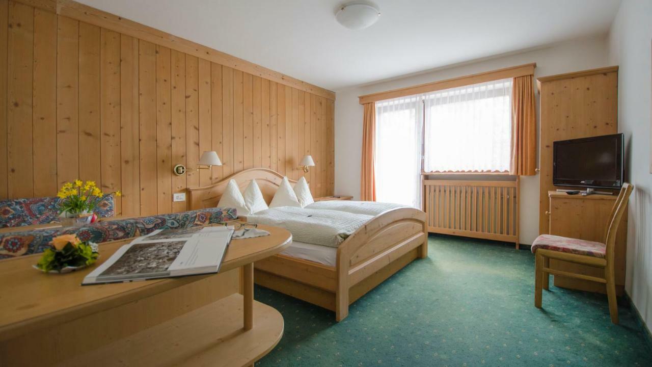 Hotel Garni Ruscel Santa Cristina Val Gardena Экстерьер фото